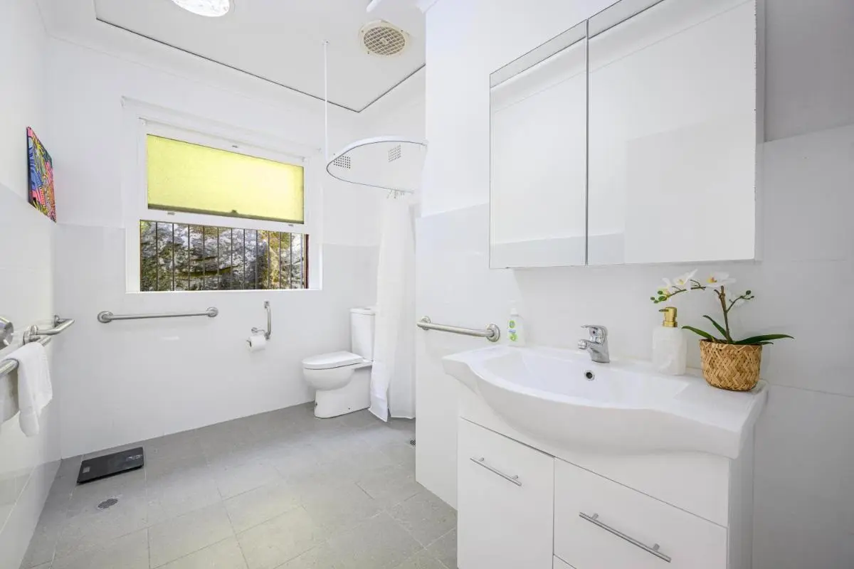 Image 2 of Bondi Beach 4Br house