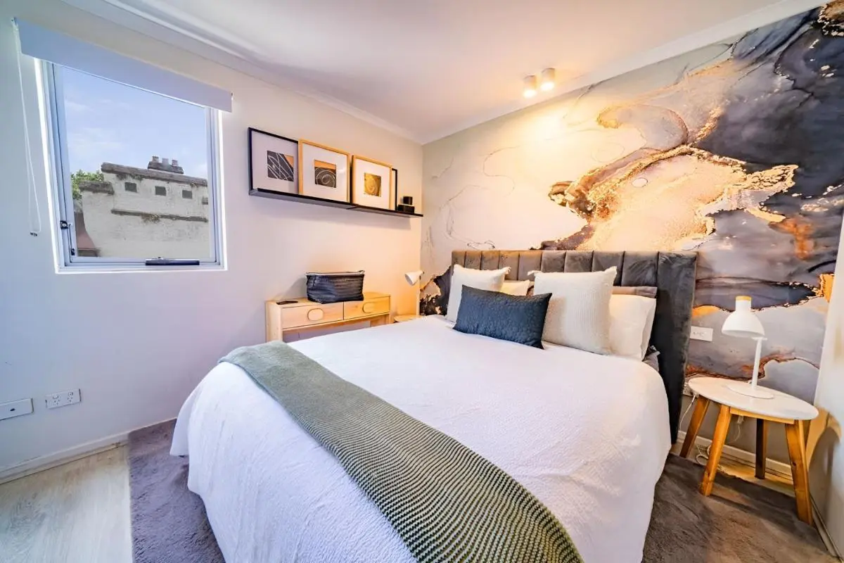 Image 5 of Bright 1BR with On-Site Gym I Sauna I Pool and Parking