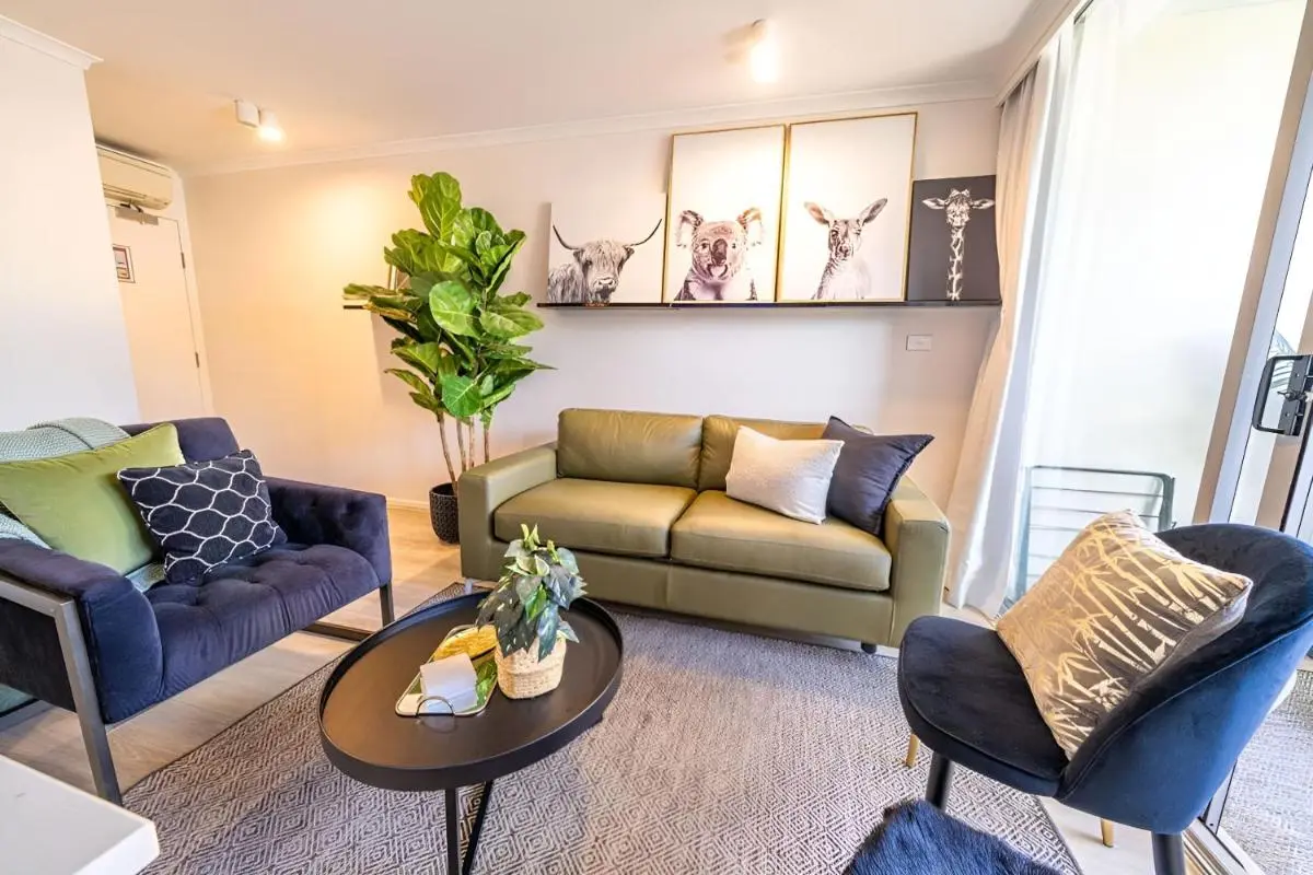 Image 4 of Bright 1BR with On-Site Gym I Sauna I Pool and Parking