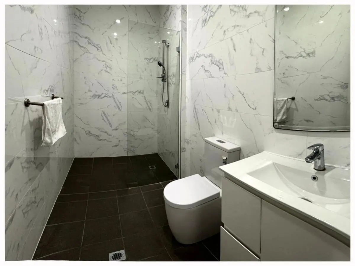 Image 6 of Burwood 2Br Lovely Apt Near Train