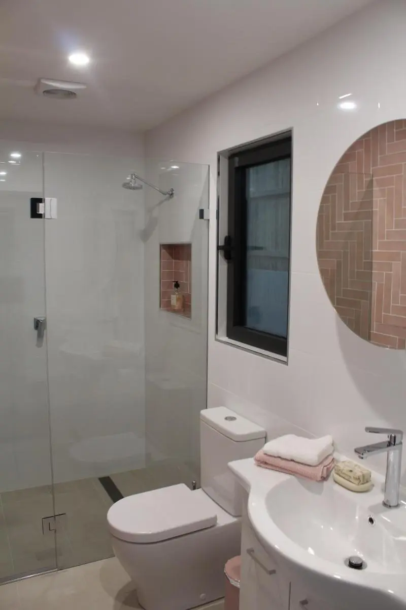 Image 2 of Bushland setting close to Sydney CBD- stand alone apartment