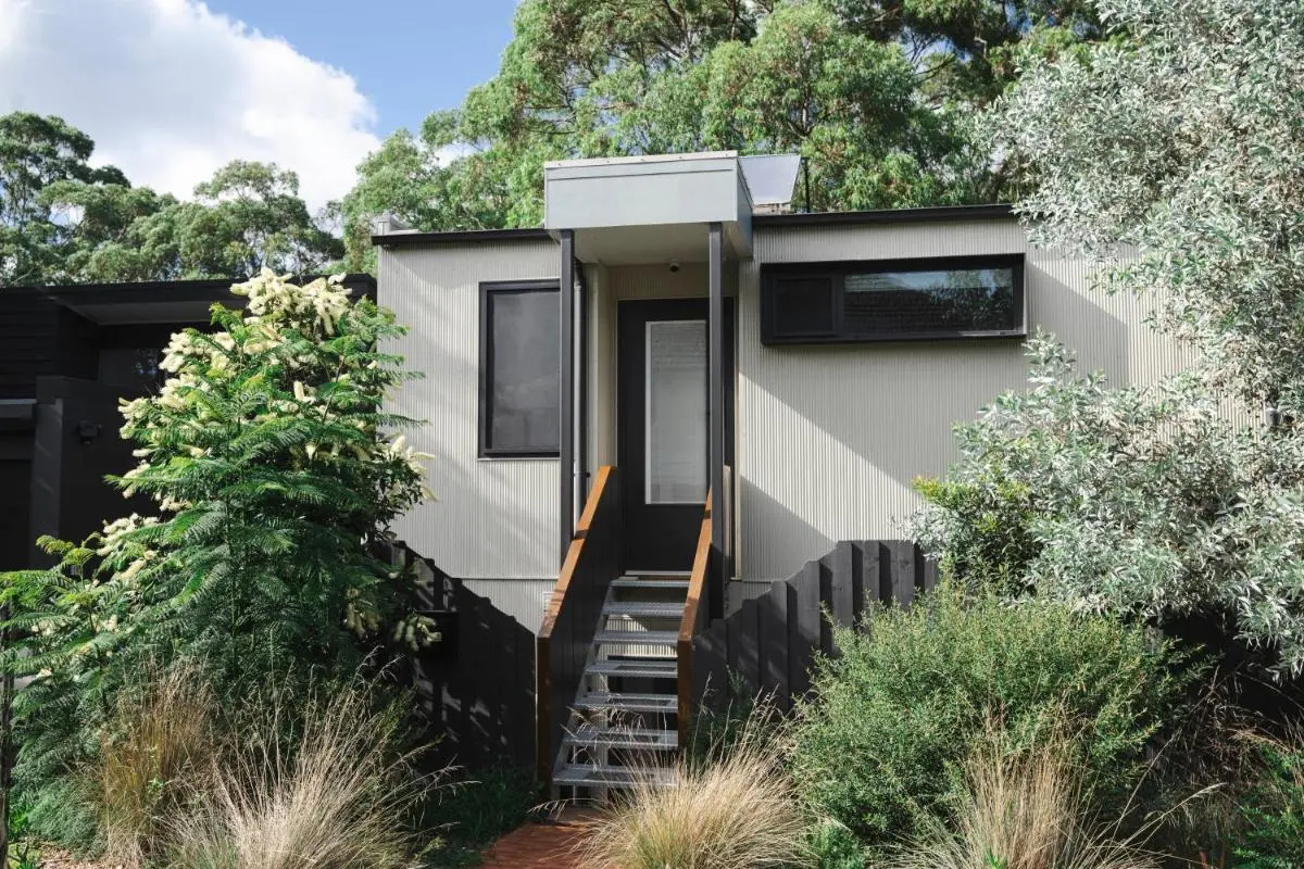 Image 5 of Bushland setting close to Sydney CBD- stand alone apartment