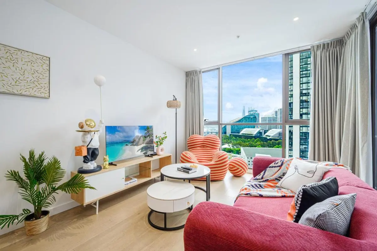 Image 4 of CBD sweet 3Br ChinaTown ICC & parking & Firework