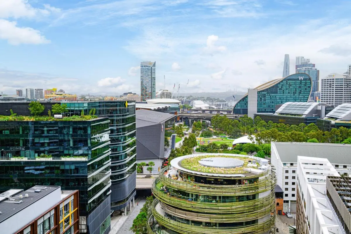 Image 5 of CBD sweet 3Br ChinaTown ICC & parking & Firework