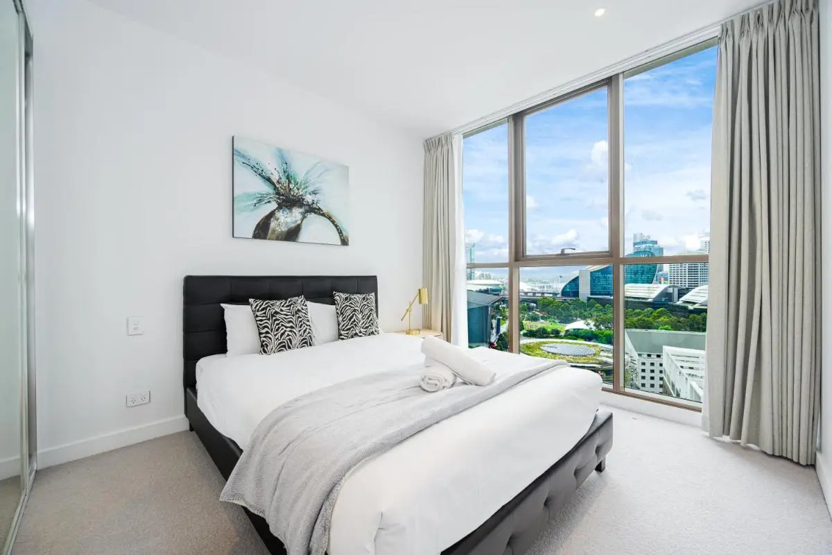 Image 6 of CBD sweet 3Br ChinaTown ICC & parking & Firework