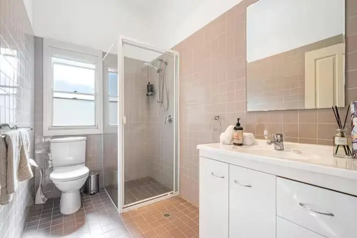 Image 2 of Cammeray Stay Above a Trendy Café, 2 free Cup Per day