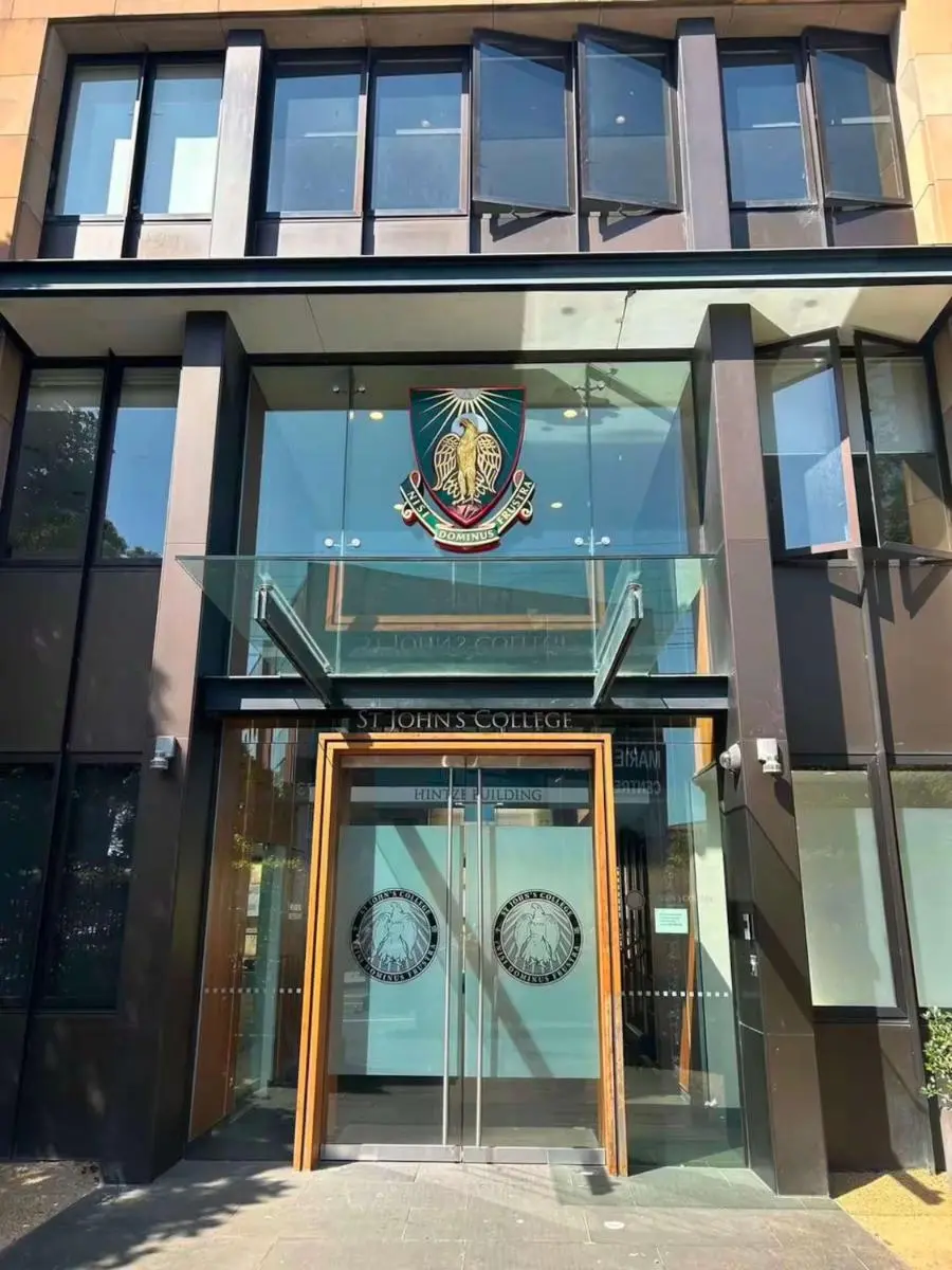 Image 4 of Camperdown Cozy Corner 4