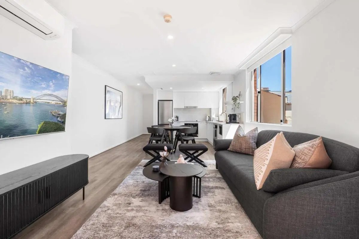 Image 1 of Camperdown Cozy Corner 6