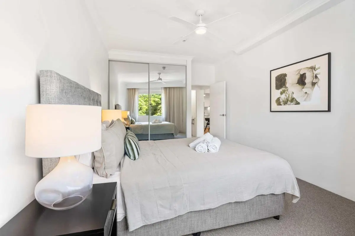 Image 5 of Camperdown Cozy Corner 7