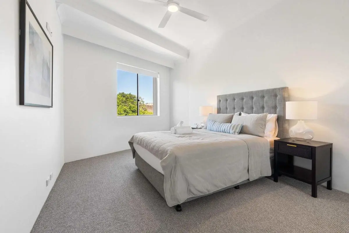 Image 6 of Camperdown Cozy Corner 8