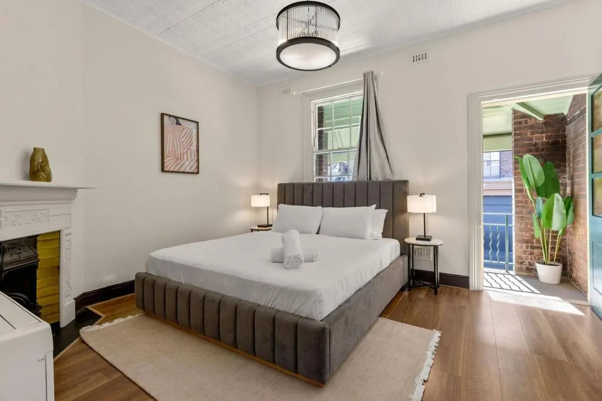 Image 2 of Charming 8 Person Home Near Harbour and Barangaroo