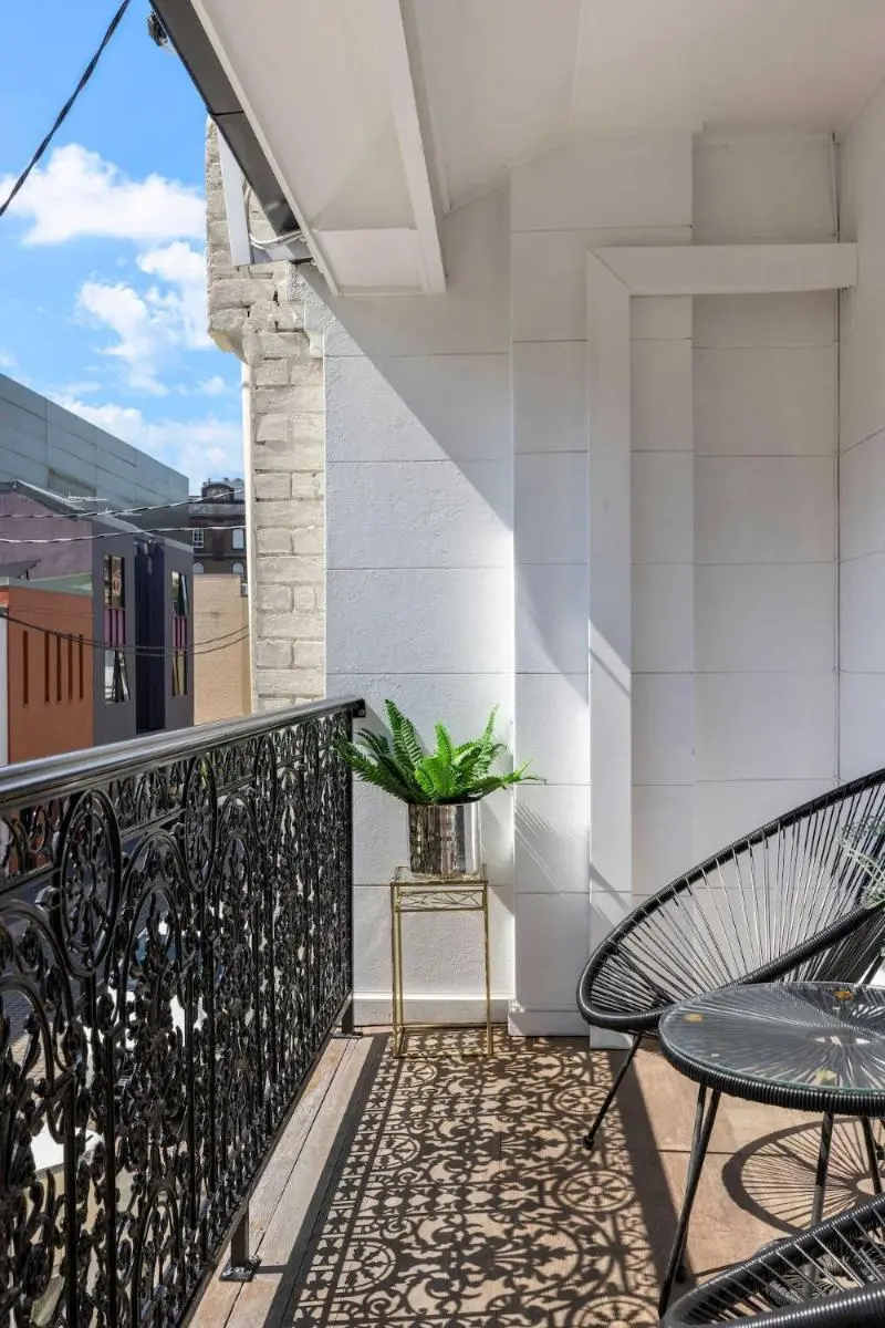 Image 3 of Charming Three-Story Terrace House in Pyrmont