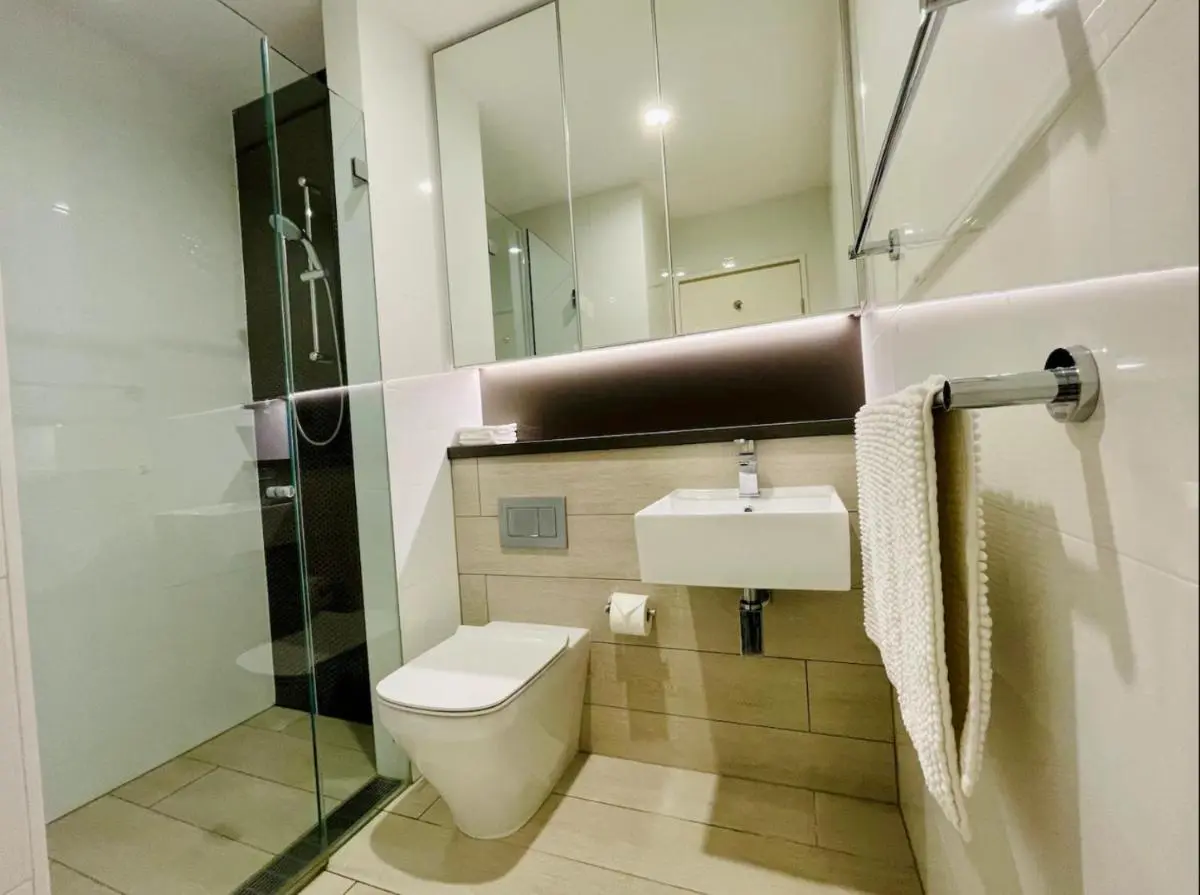 Image 2 of Charming and cozy 3 Bedroom Condo Parking, Wi-Fi