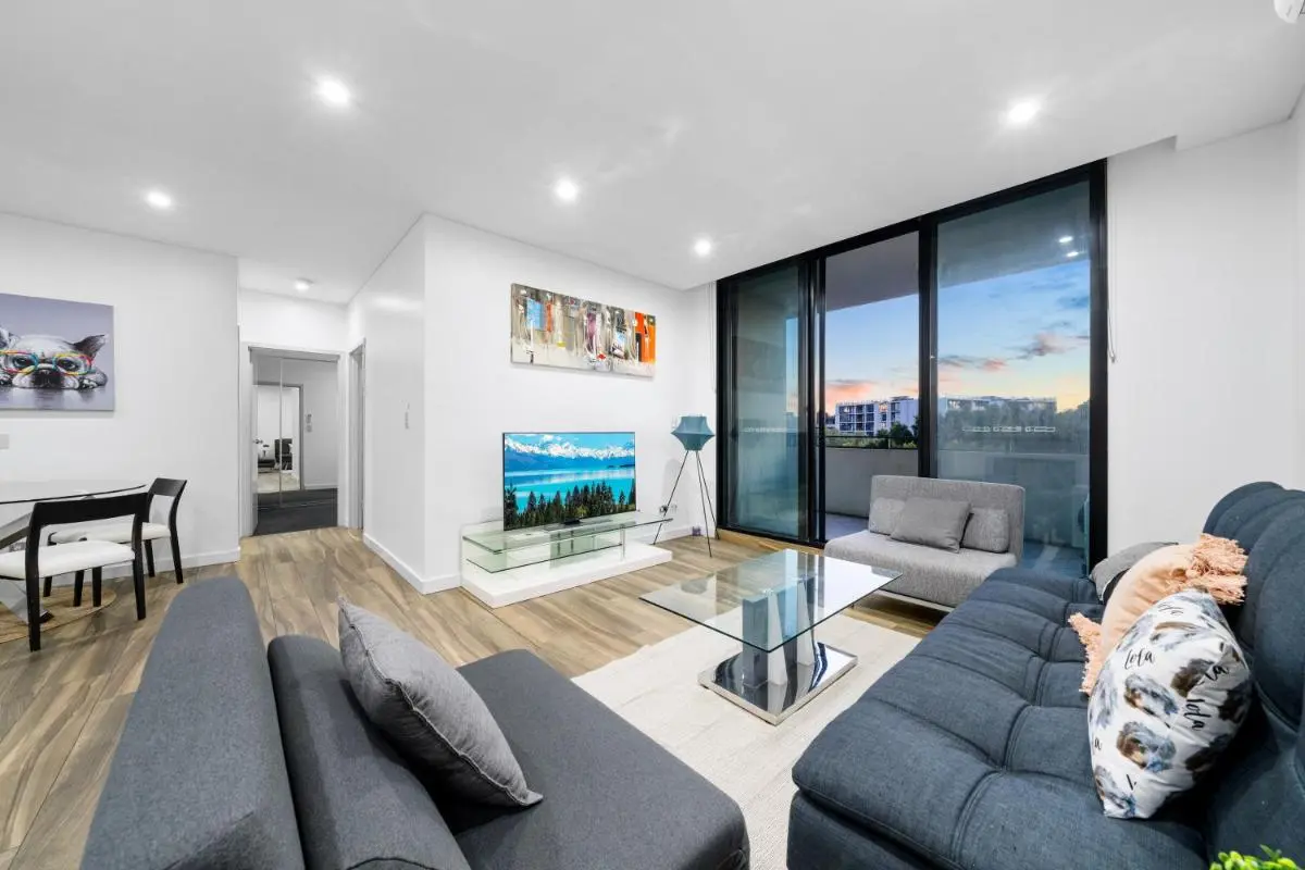 Image 1 of Chic 2 BR Apt with Parking & Darling Harbour-10mins walk