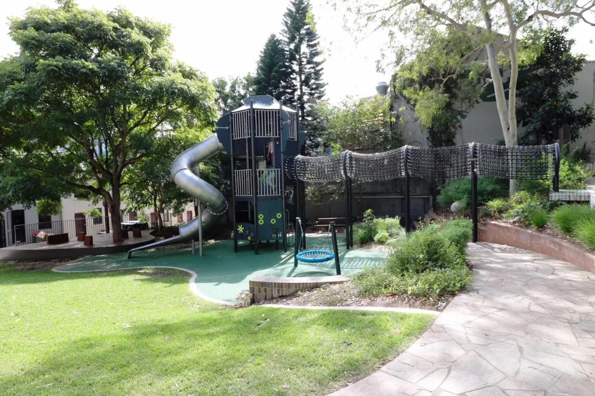 Image 3 of Chic East Sydney Pad