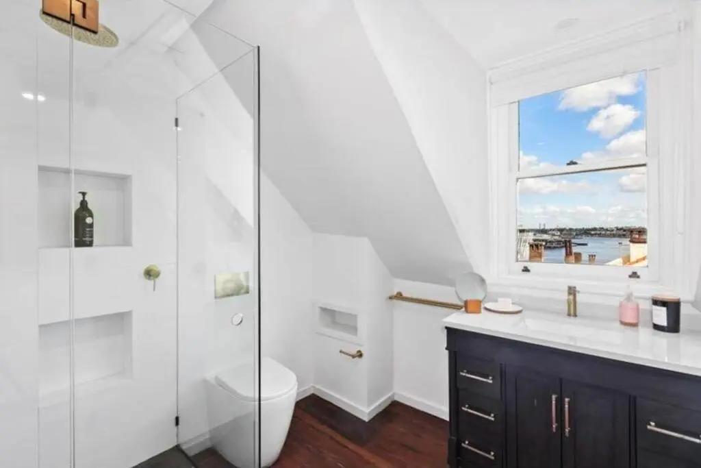 Image 2 of Chic Large 4 Bedroom Barangaroo The Rocks Sydney