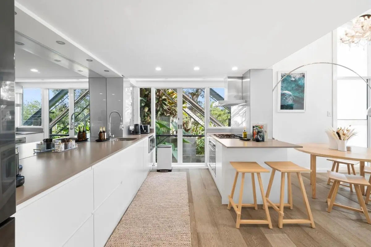 Image 3 of Cliff house and Grand harbour views