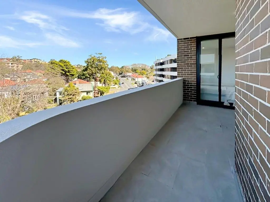 Image 5 of Contemporary 2BR with Balcony & Parking near Airport