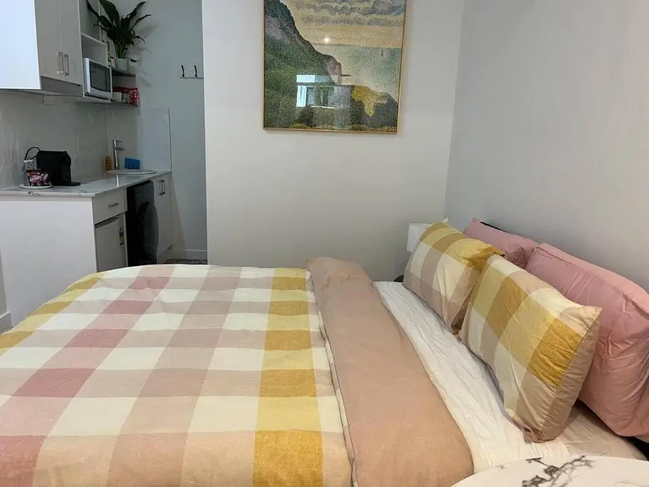 Image 1 of Convenient studio – Surry Hills