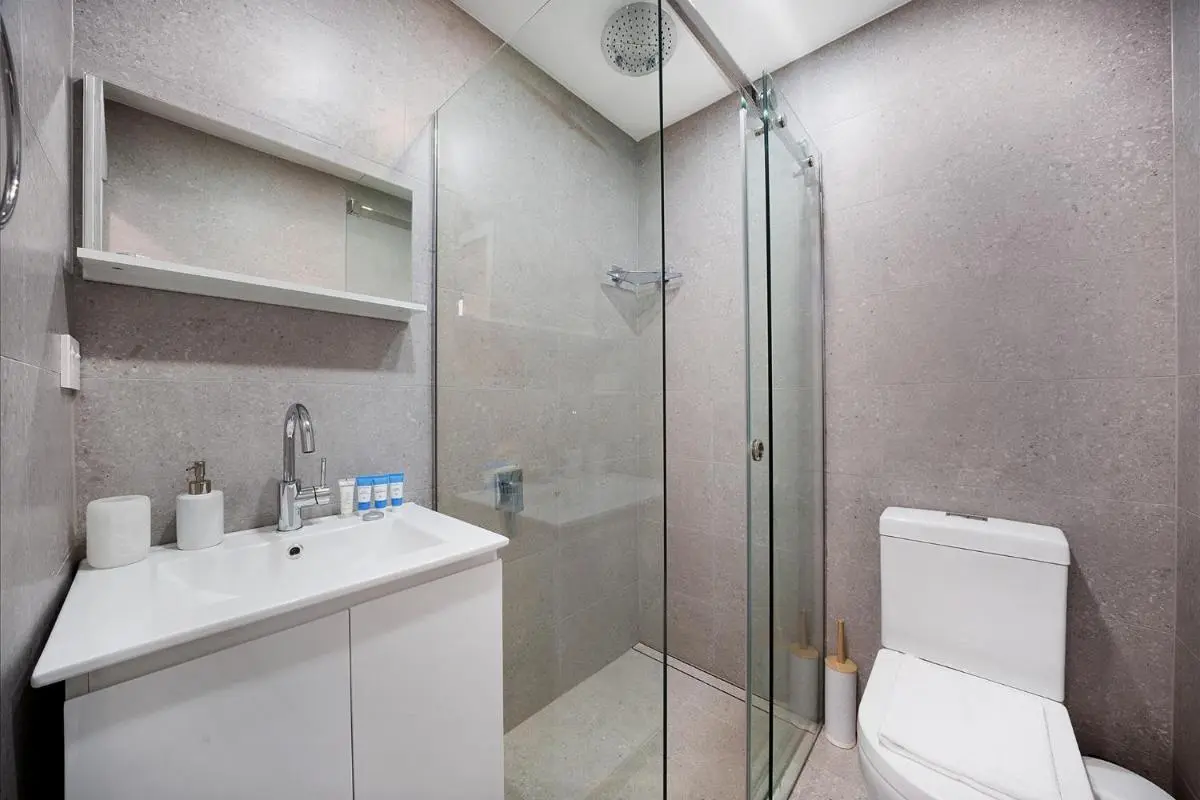 Image 3 of Cosy Studio