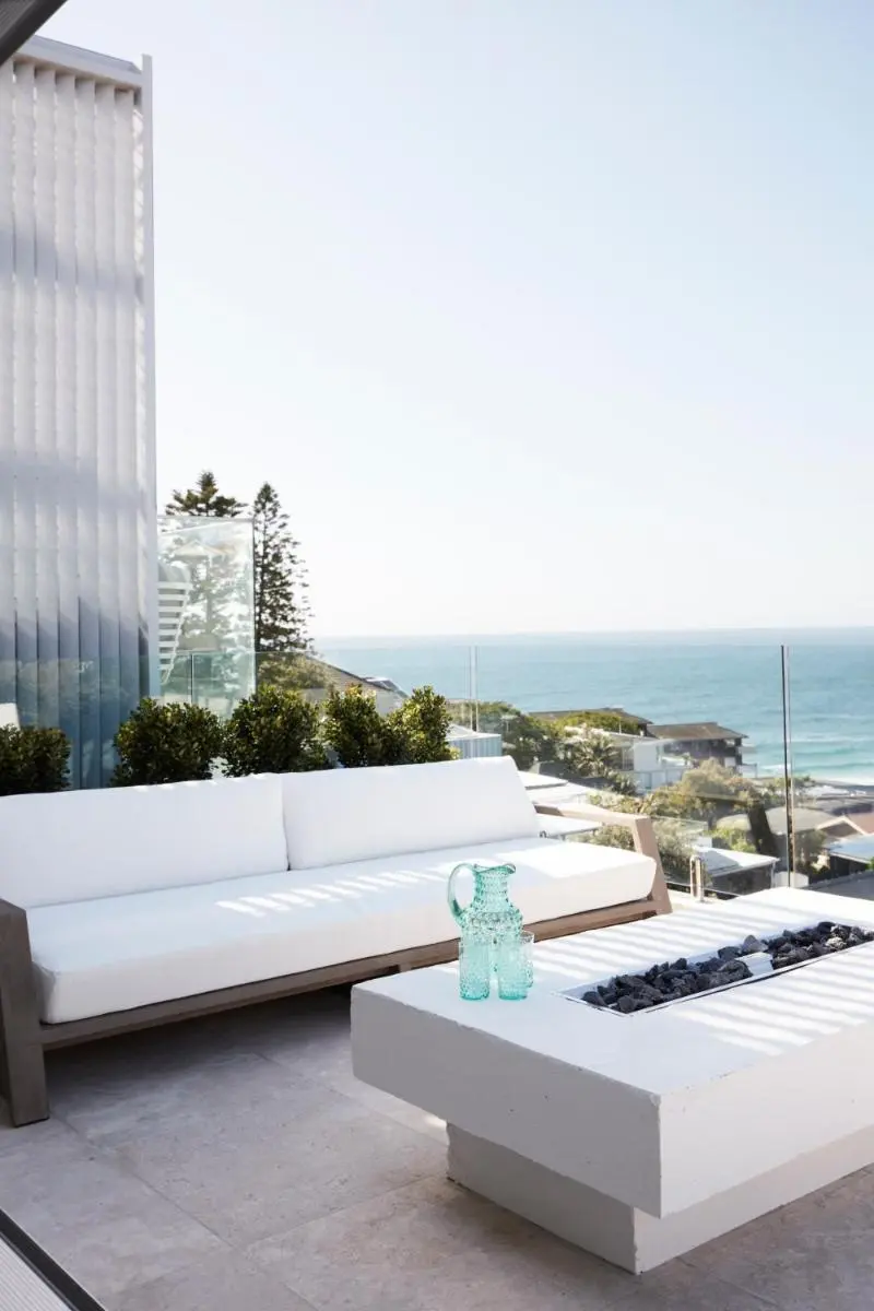 Image 3 of Cove House