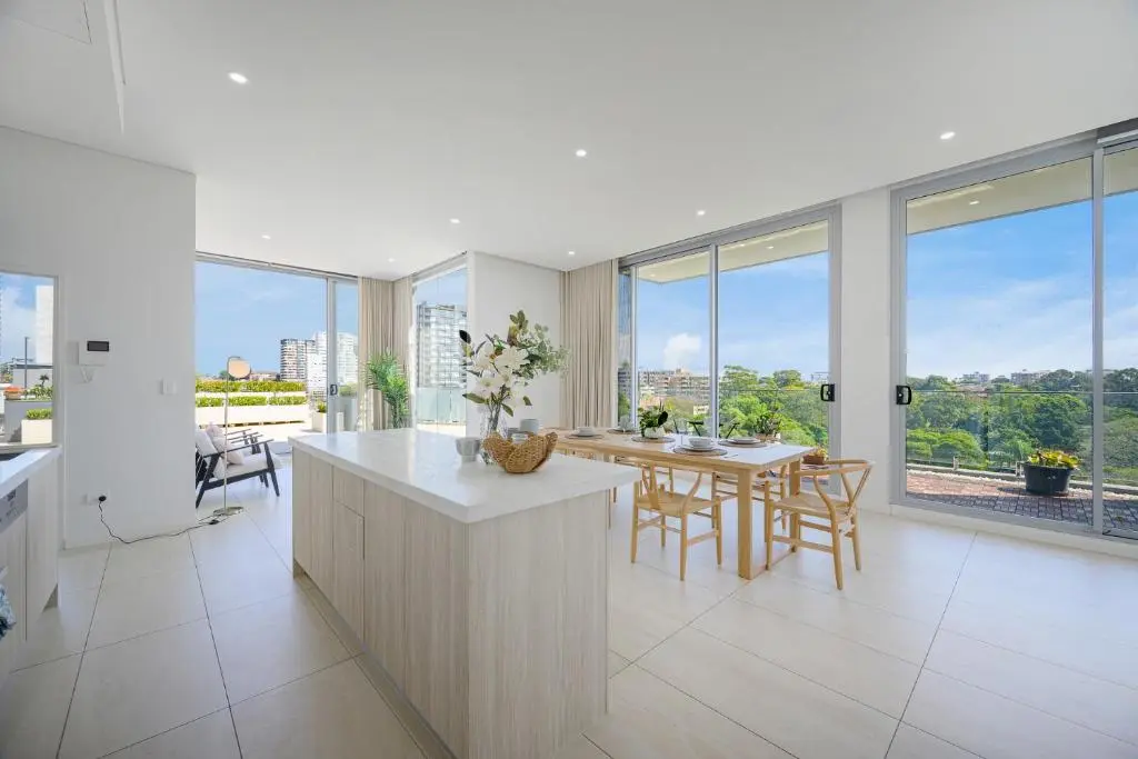 Image of Cozy 3BR Home with Large Balcony for Relaxation