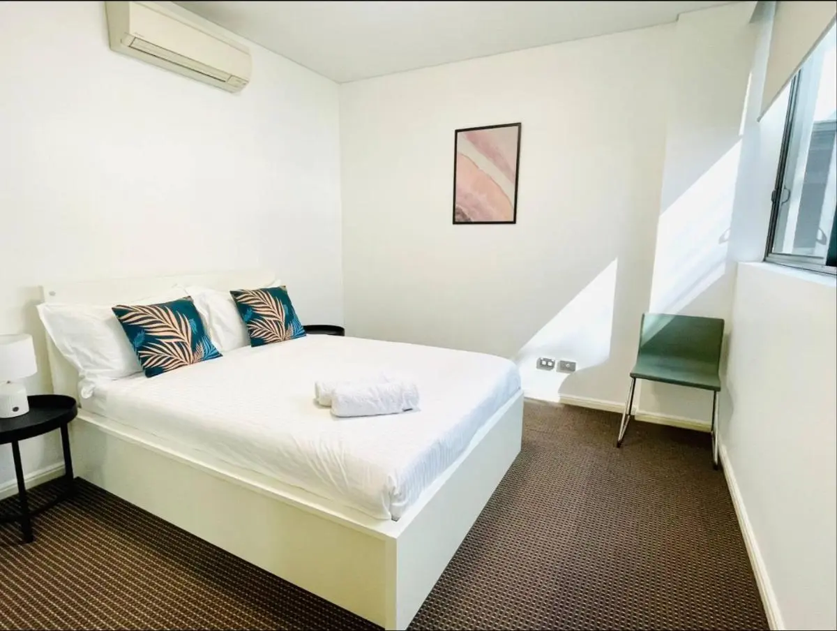 Image 1 of Cozy Zetland 2 bedroom apt with pool, gym and parking