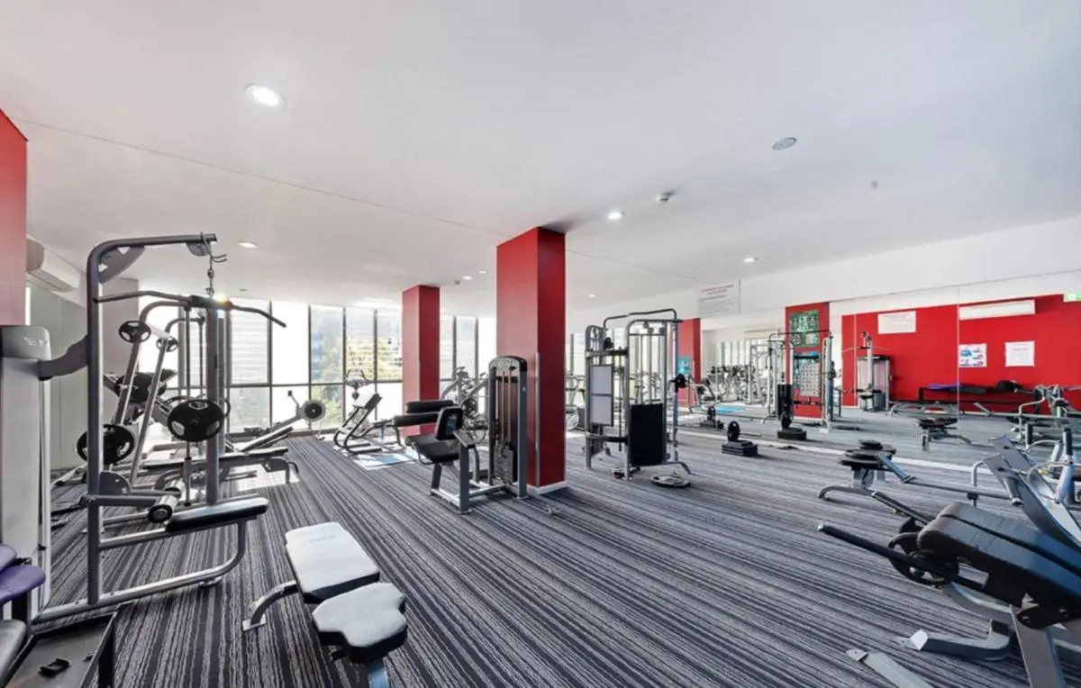 Image 4 of Cozy Zetland 2 bedroom apt with pool, gym and parking