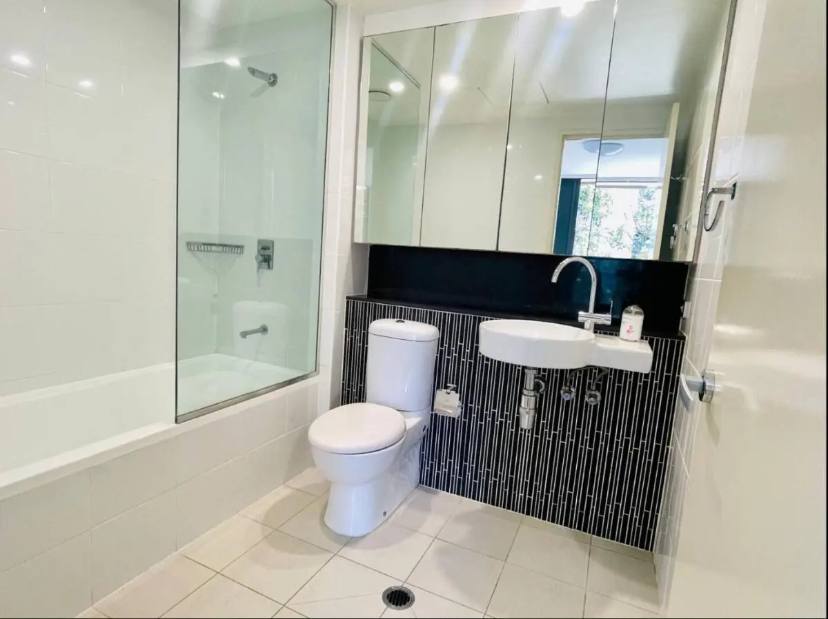 Image 2 of Cozy Zetland 2 bedroom apt with pool, gym and parking