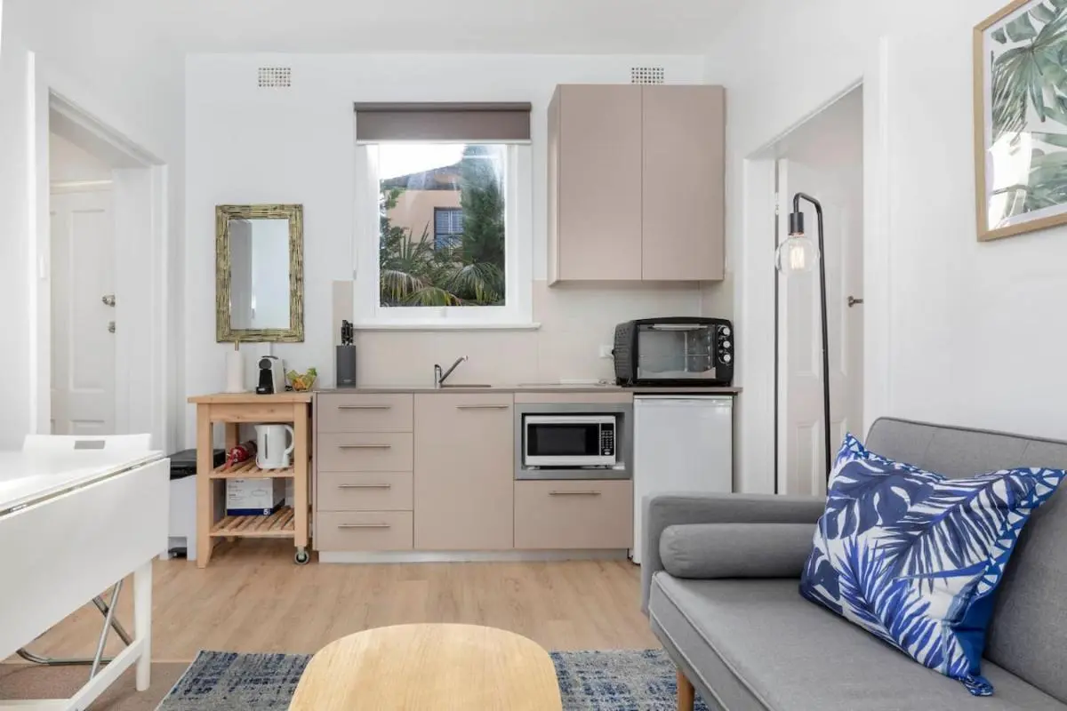 Image 3 of Cute 1 bedroom with private courtyard garden