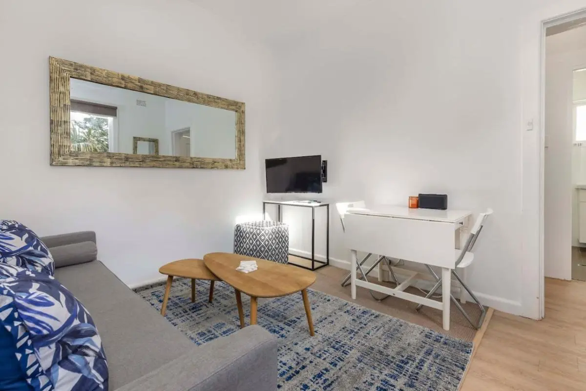 Image 4 of Cute 1 bedroom with private courtyard garden