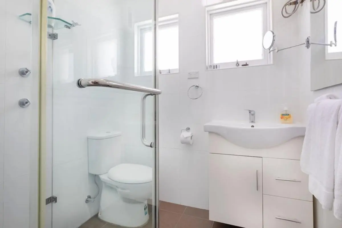 Image 2 of Cute 1 bedroom with private courtyard garden