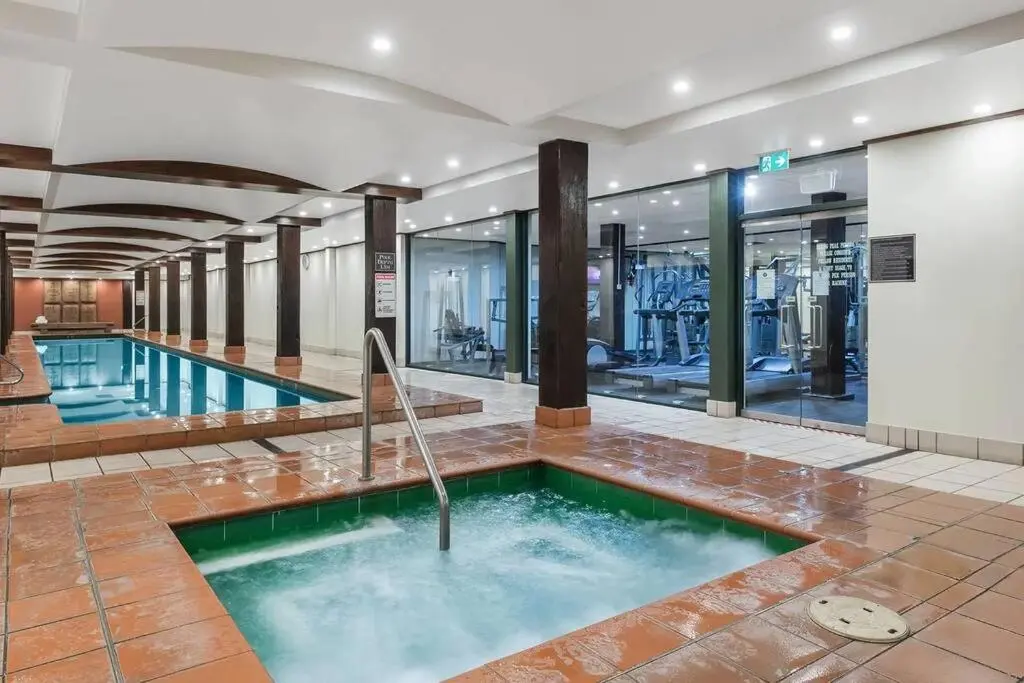 Image 2 of Darling Harbour stunning city location with pool, gym, wifi, Netflix