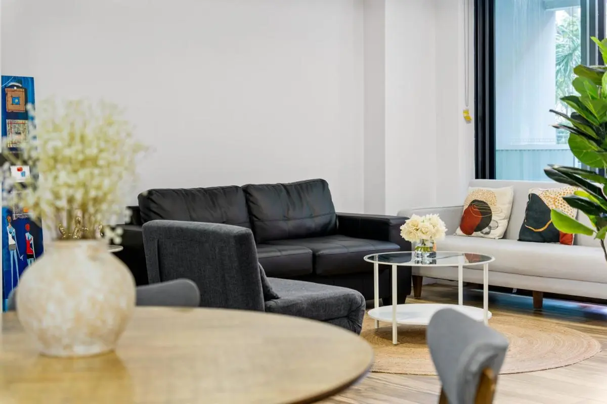 Image 4 of Delicated 3BR Apt with Parking & Darling Harbour-10mins walk