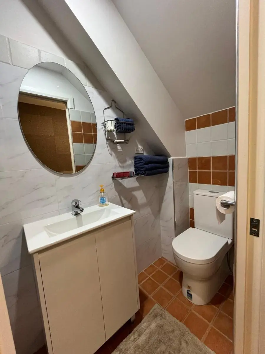 Image 5 of Easy and Convenient Studio