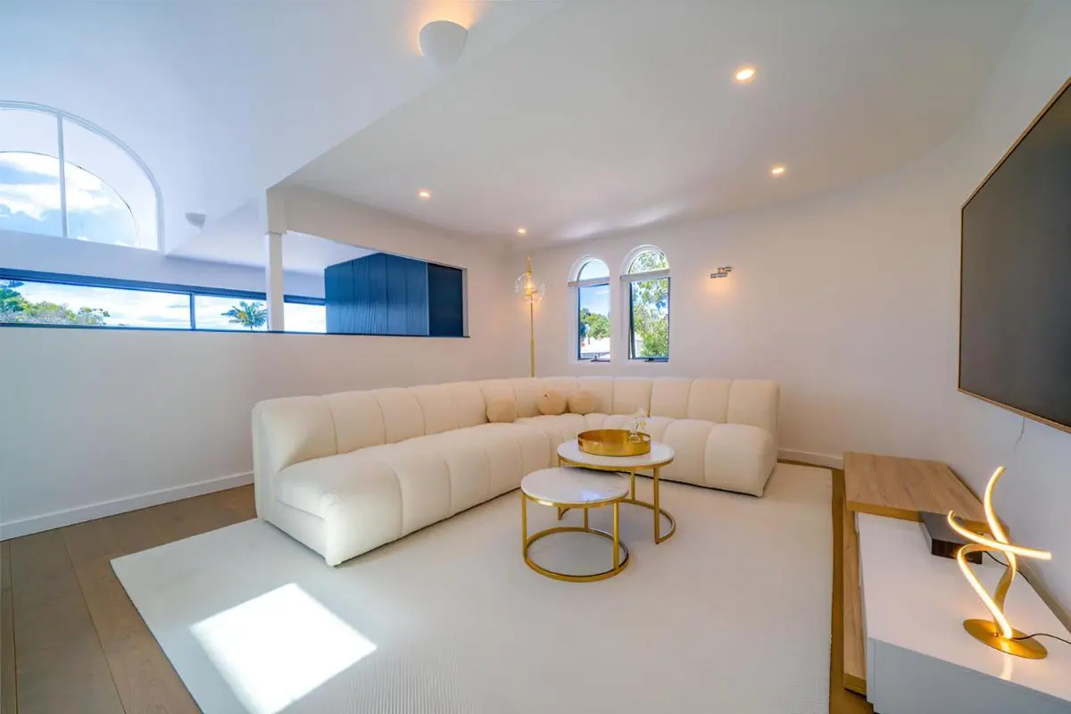 Image 6 of Elegant 3BR Apt -Bondi Junction & Stunning Skyline