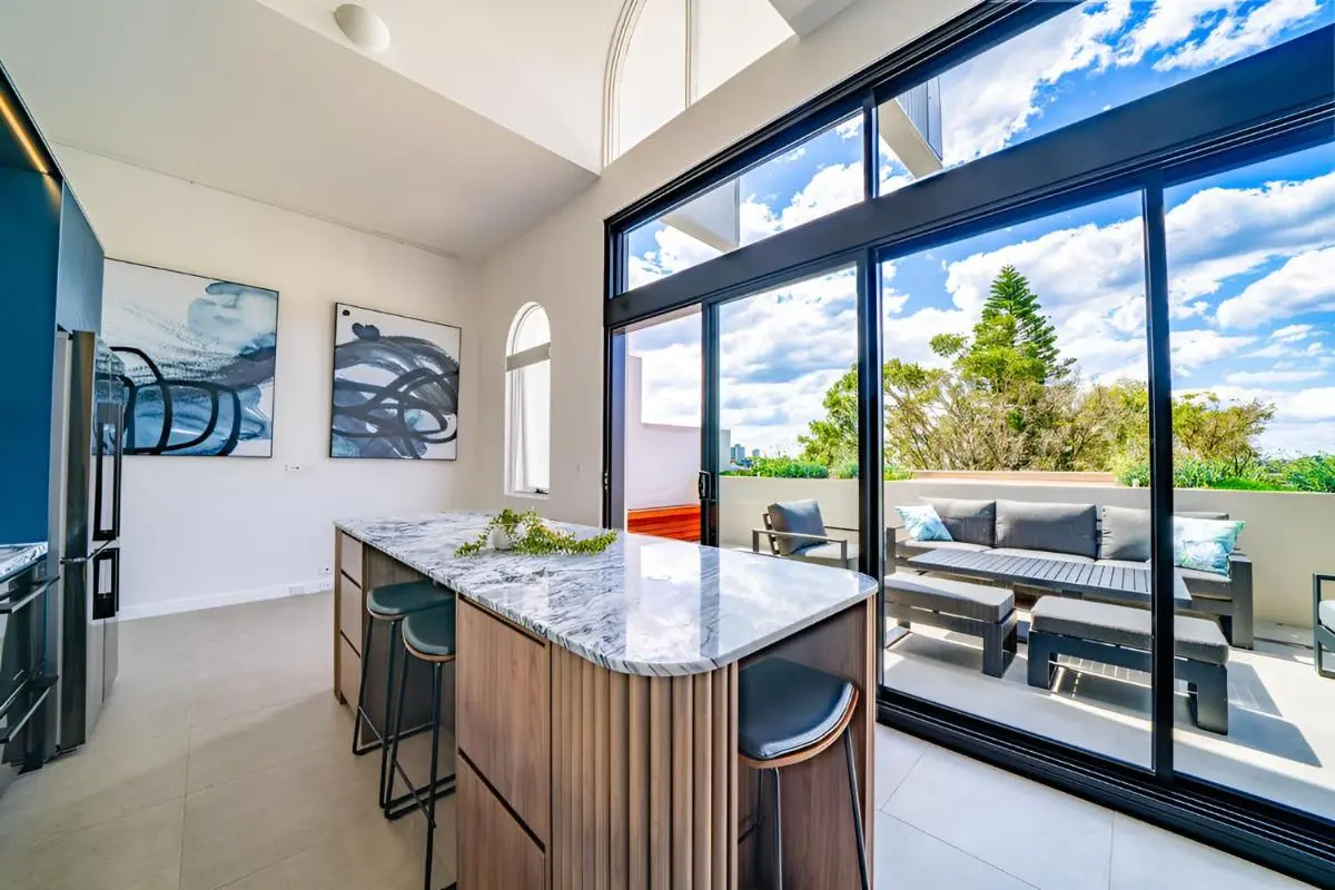 Image 3 of Elegant 3BR Apt -Bondi Junction & Stunning Skyline