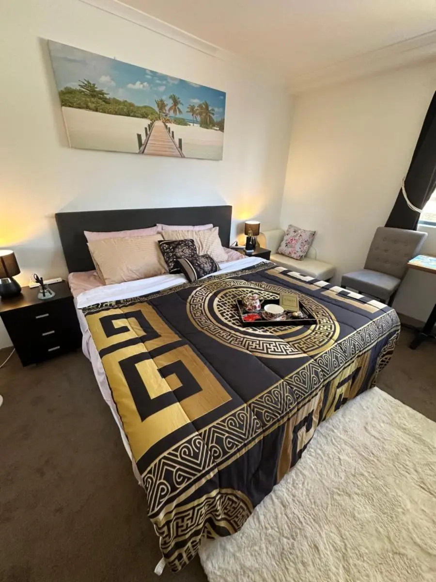 Image 3 of Embrace city conveniences