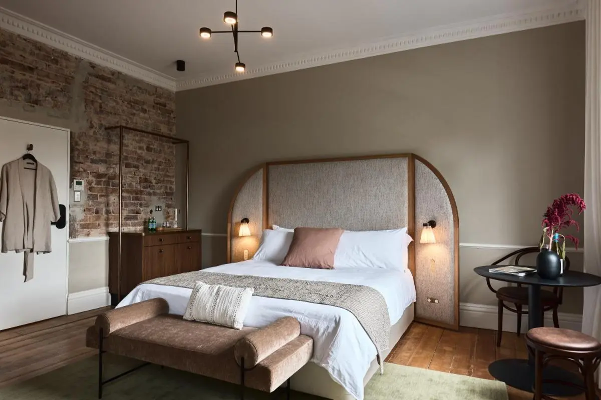 Image 3 of Empire Hotel