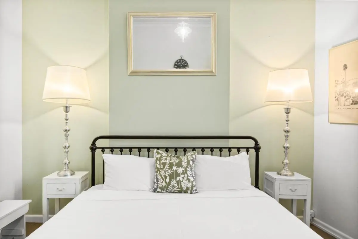 Image 6 of ‘Enmore Lane’ A Central Eclectic Artist Escape