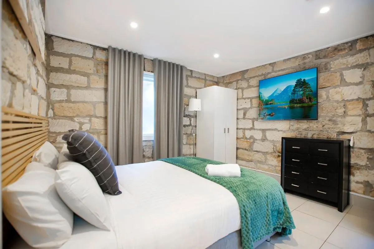 Image 1 of Escape To Pyrmont – Darling Harbour – Sydney Stay – Sleeps 6 Walk Everywhere!