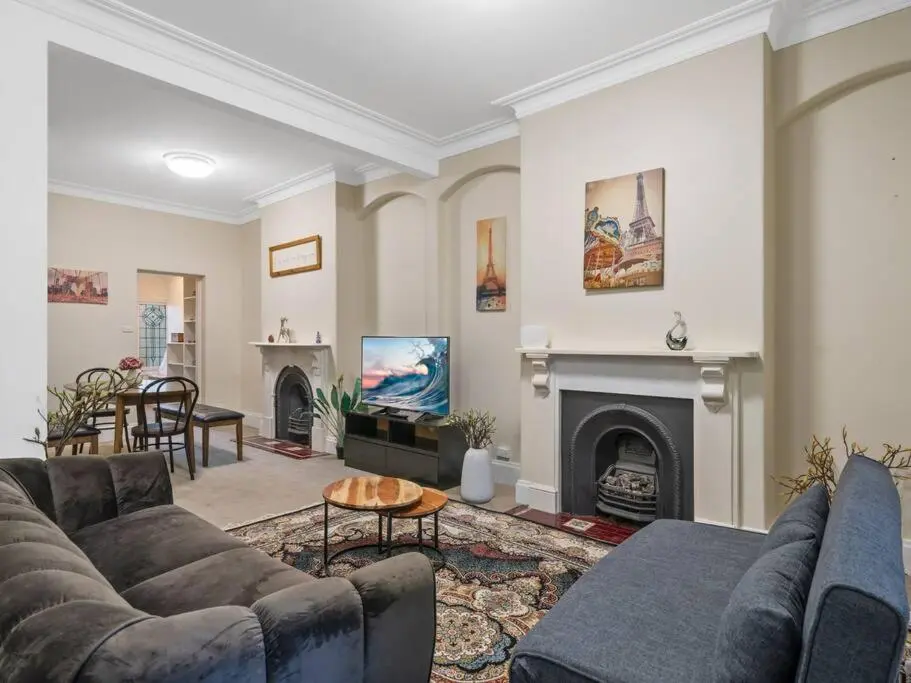 Image of Fancy 4 BR House with Parking – ICC&Darling Harbour-8 mins walk