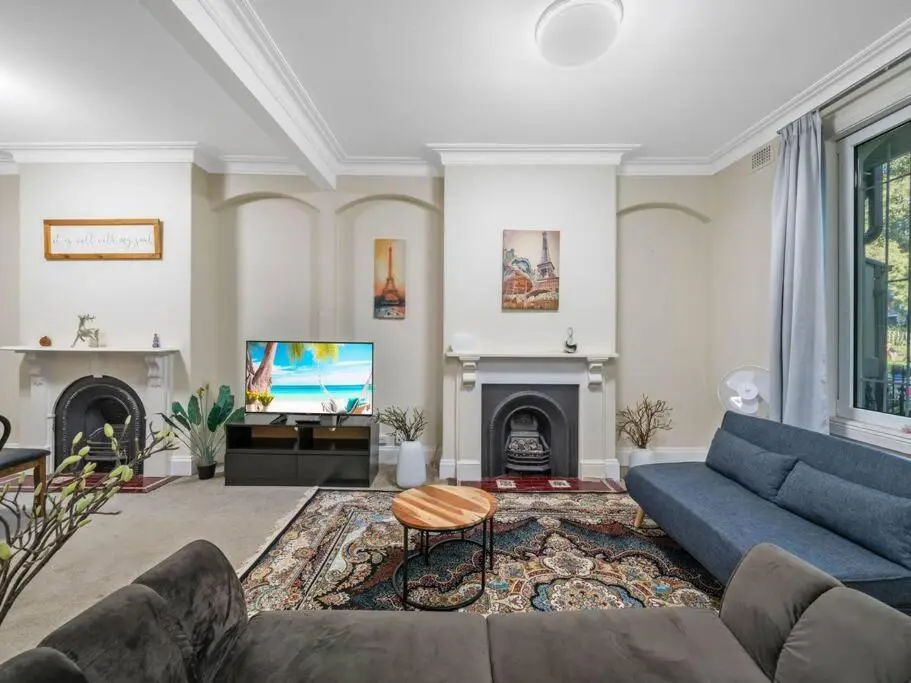 Image 2 of Fancy 4 BR House with Parking – ICC&Darling Harbour-8 mins walk