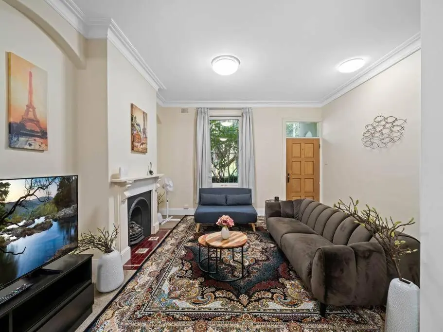 Image 3 of Fancy 4 BR House with Parking – ICC&Darling Harbour-8 mins walk