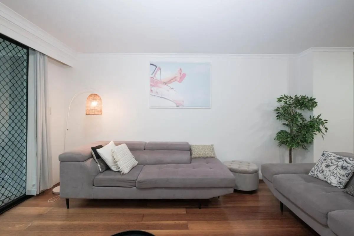 Image 3 of Fantastic 3BR Apt with Parking & Darling Harbour – 10 mins walk