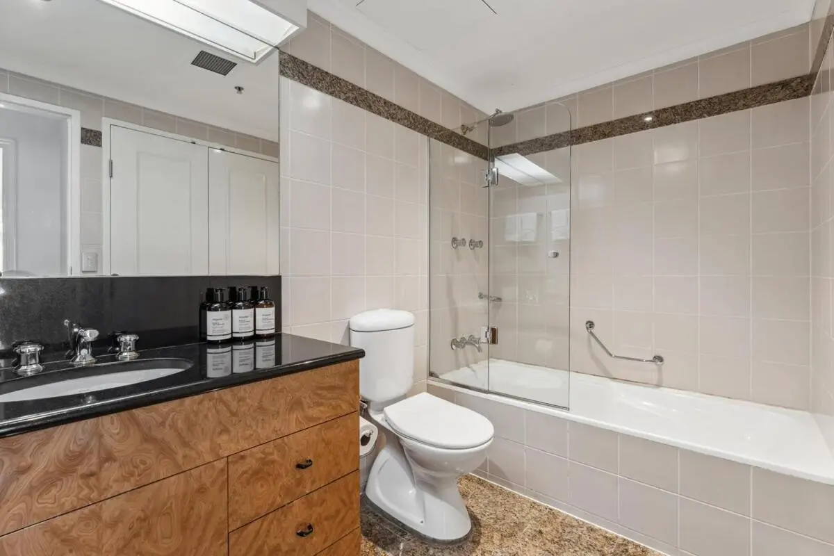 Image 6 of Fireworks, Views, Pool & Parking