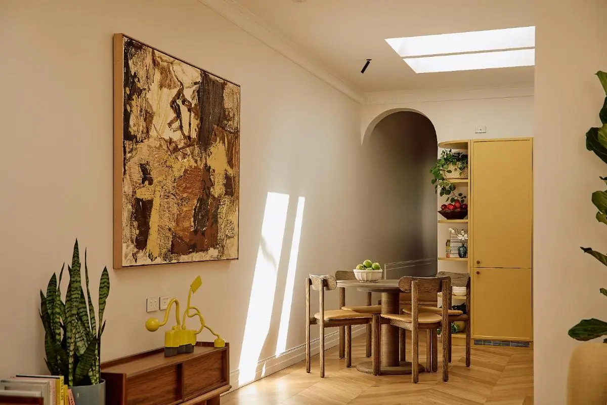 Image 2 of Flora Suite