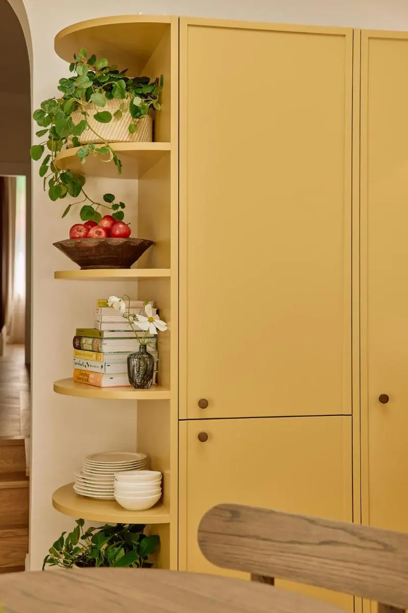 Image 3 of Flora Suite