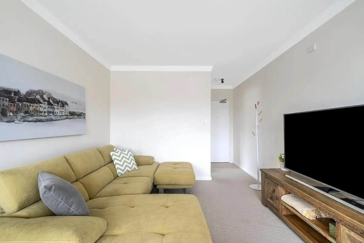 Image 4 of Harbour Views Walk to Surf Harbour Beaches & Wharf