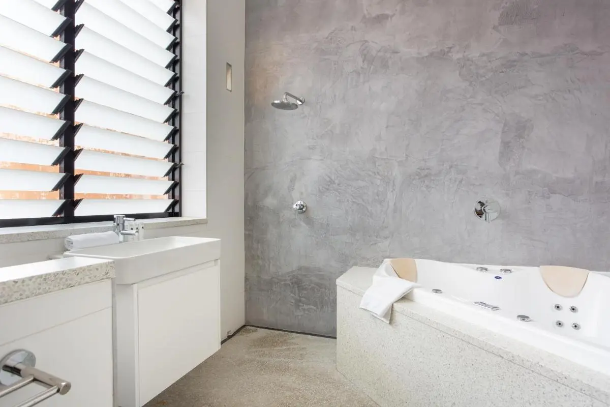 Image 5 of Harbourfront 3 Bed 2 Bath Opposite Manly Wharf With Harbour Views